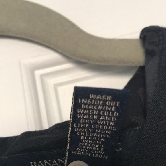 Banana Republic black dress. Size 2. - Picture 5 of 7